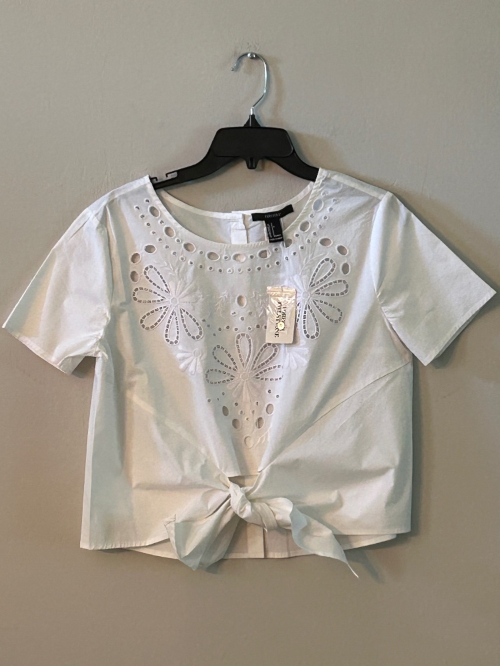 Forever 21 White Eyelet Embroidered Tie-Front Crop Top S Milkmaid Cottage Boho